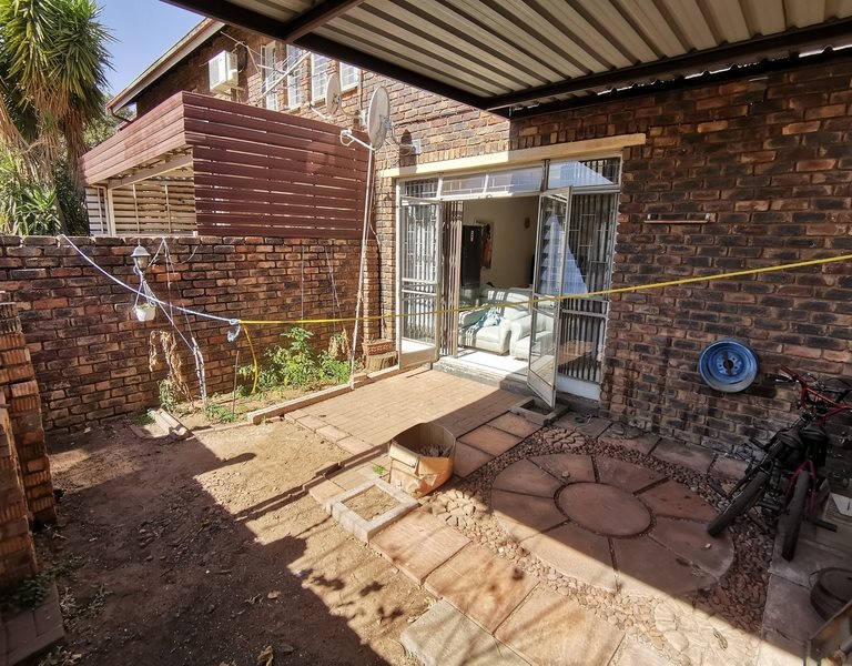 SS Vondeling, 338 Pretoria Street , Silverton Property Ref F105885