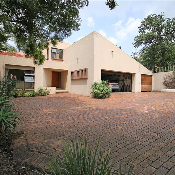 Property Auction Sold for 2 800 000