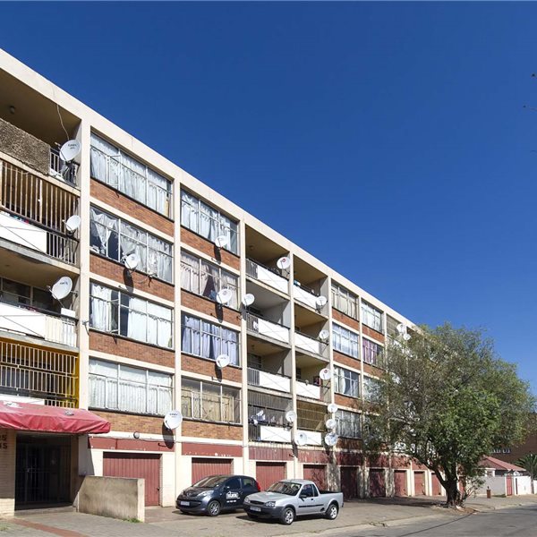 Ss Saunders Mansions 64 , Saunders Street, Yeoville, Johannesburg, Gauteng